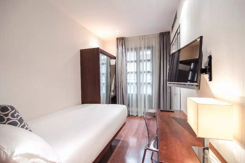 اتاق استاندارد یک نفره, Petit Palace Marques Santa Ana