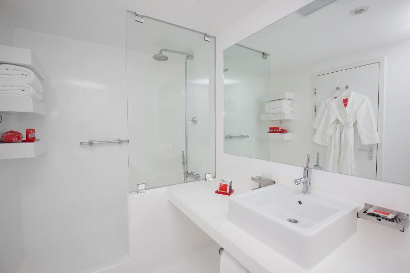 اتاق خانوادگی, Hotel Su