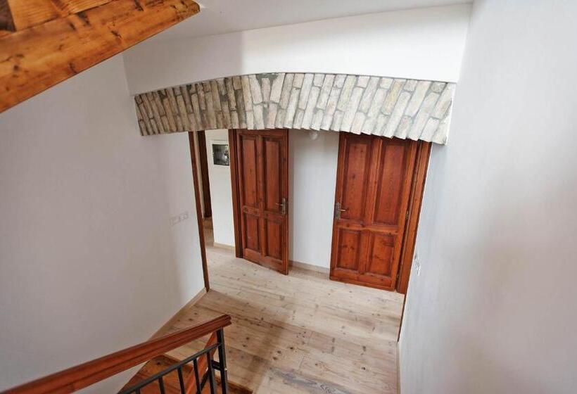 شقة غرفة واحدة مزودة بتراس, Albergo Diffuso Col Gentile Socchieve