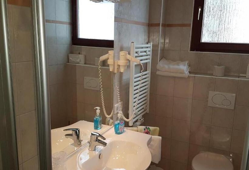 スタンダードルーム, Landgasthof Zur Linde