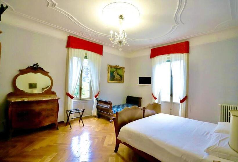 جناح جونيور مزوَّد بشرفة, La Villa Del Lago