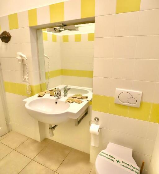 غرفة قياسية, La Villa Del Lago