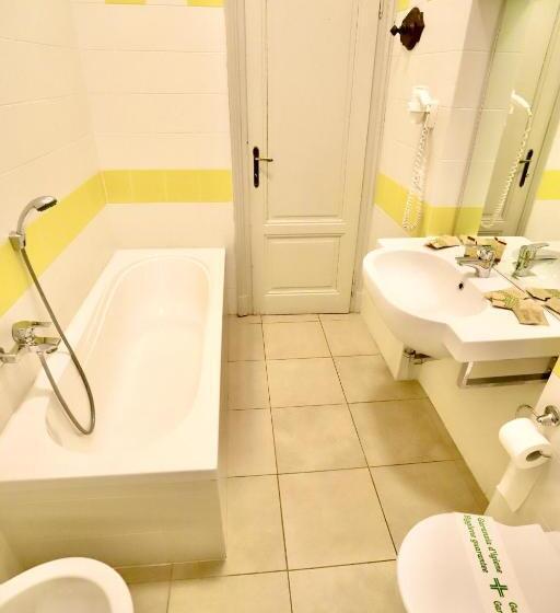 غرفة قياسية, La Villa Del Lago