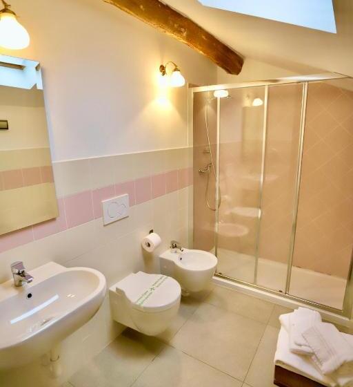 غرفة قياسية, La Villa Del Lago