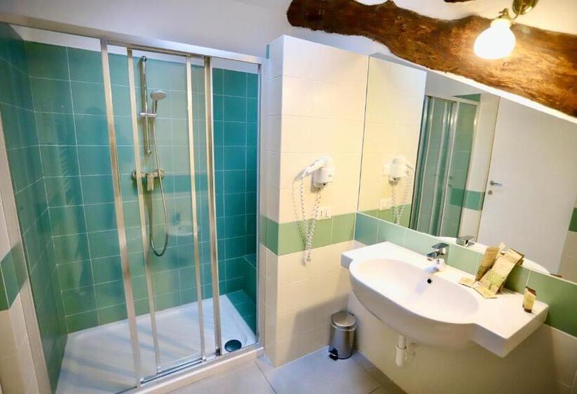 غرفة قياسية, La Villa Del Lago