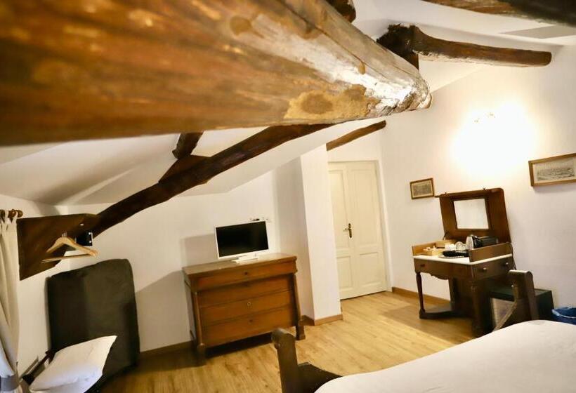 غرفة قياسية, La Villa Del Lago