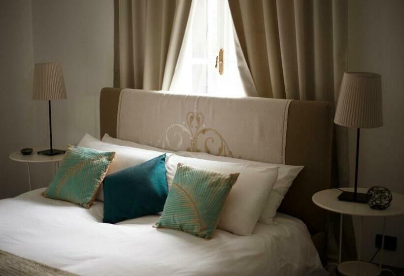 带大床的豪华间, Le Rondini