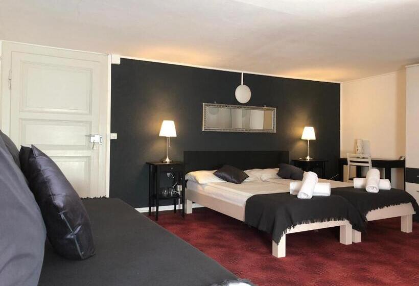 חדר סטנדרט לארבעה, Donjon B&b E Ristorante