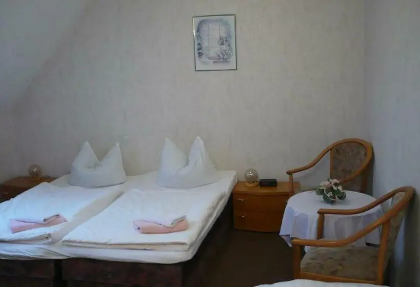 スタンダード４人部屋, Gaststätte & Pension Jiedlitz