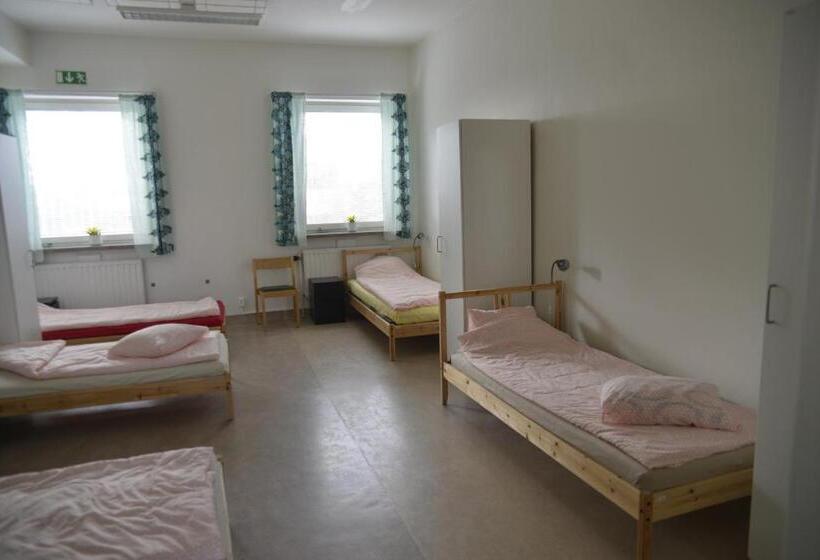 חדר משפחתי, Hostel Finnmyrten