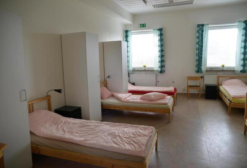 חדר משפחתי, Hostel Finnmyrten