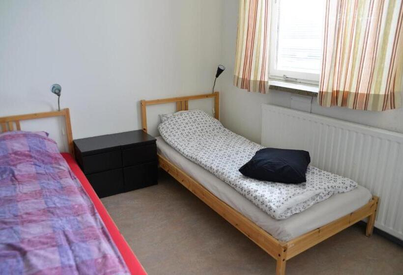 חדר סטנדרט לשלושה, Hostel Finnmyrten