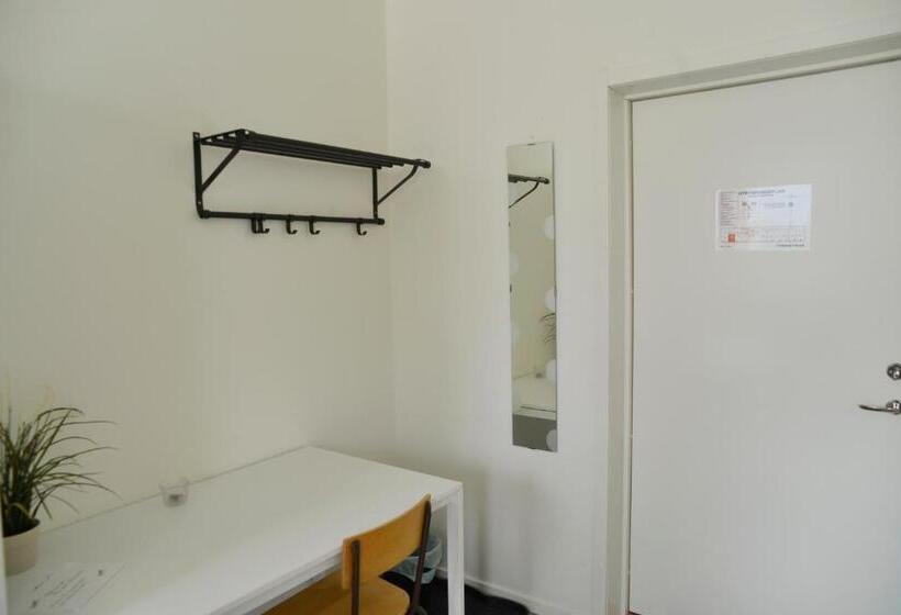 חדר סטנדרט לשלושה, Hostel Finnmyrten