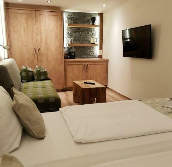 غرفة ديلوكس, Lustiger Hirsch