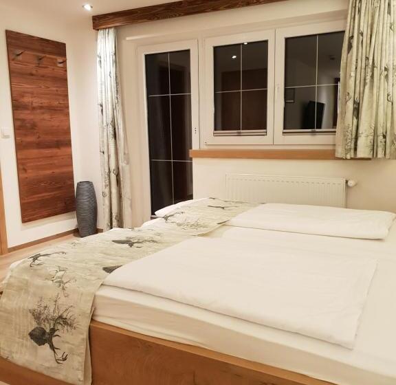 غرفة ديلوكس, Lustiger Hirsch