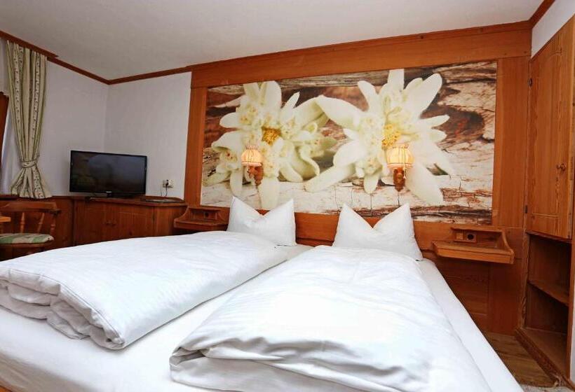 غرفة قياسية, Lustiger Hirsch