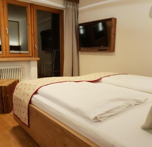 غرفة ديلوكس مزودة بشرفة, Lustiger Hirsch