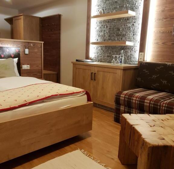 غرفة ديلوكس مزودة بشرفة, Lustiger Hirsch