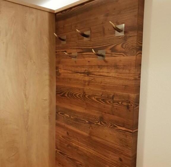 غرفة ديلوكس مزودة بشرفة, Lustiger Hirsch