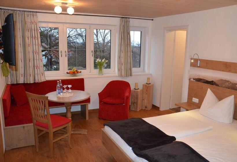 غرفة عائلية, Lustiger Hirsch