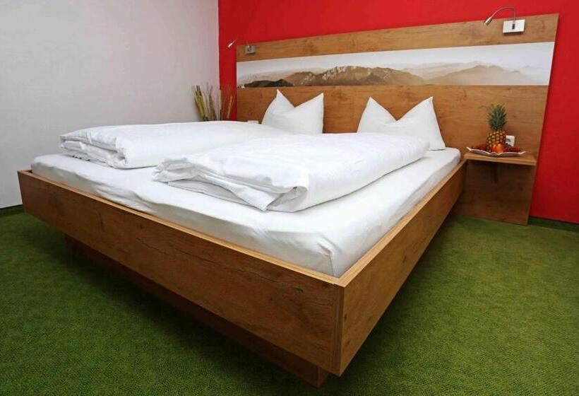 غرفة قياسية, Lustiger Hirsch