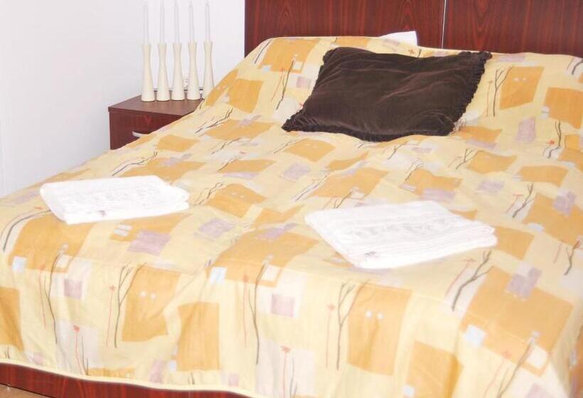 스탠다드 트리플 룸, Pensiunea Dorel Codoban