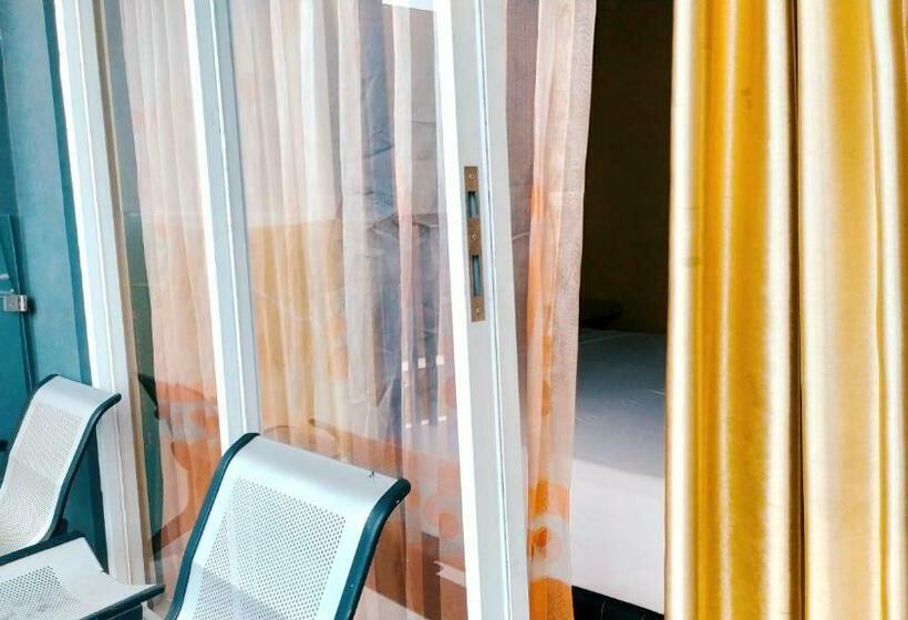 غرفة ديلوكس, Permata Inn Slawi