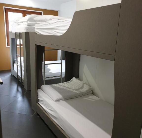 غرفة عائلية مطلّة علي الجبل, Refuge Le Marcheuson