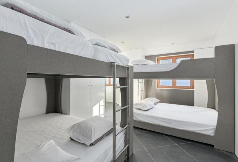 غرفة عائلية مطلّة علي الجبل, Refuge Le Marcheuson