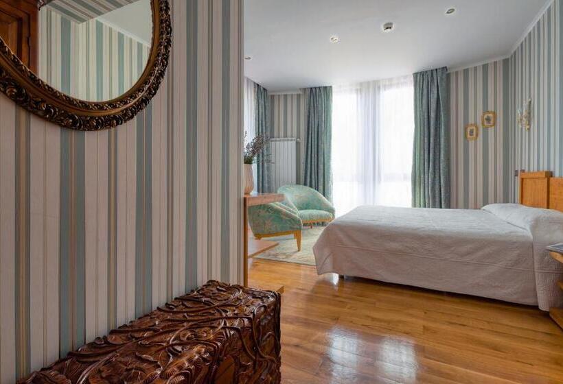 חדר סטנדרט, Soli Invicto