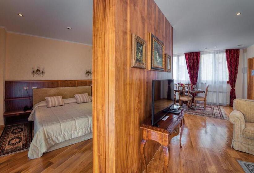 חדר סטנדרט, Soli Invicto