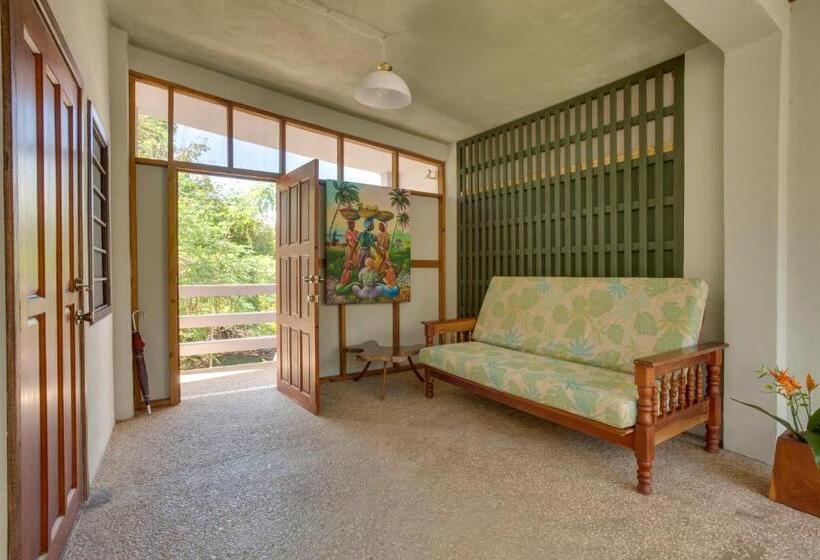 Люкс Superior, Bayshore Bijou Suites