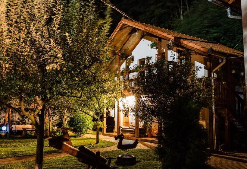 Дом 4 Спальни, Cabana Carolina