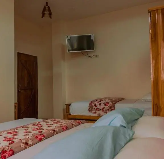 スタンダードトリプルルーム, Hostal Poseidon