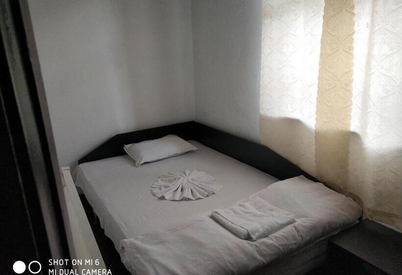 패밀리 룸 가든 전망, Papanovata House