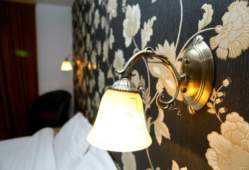 غرفة كومفورت ثلاثية, Pensiunea Lokanta