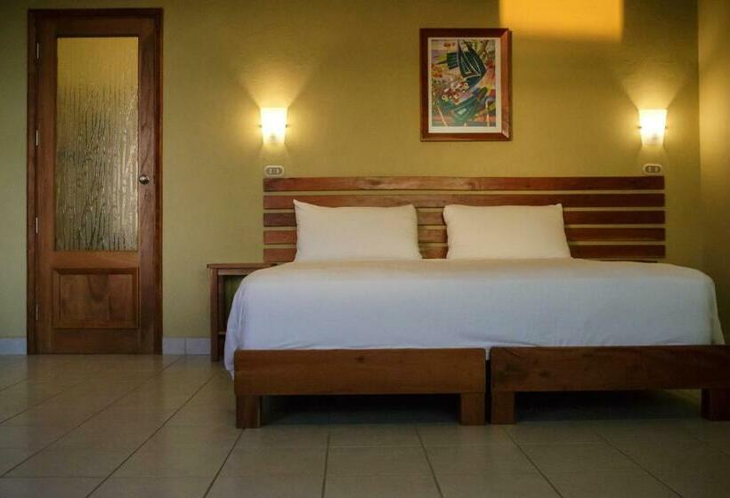 غرفة قياسية رباعية, Pizzeria Colisseo B & B