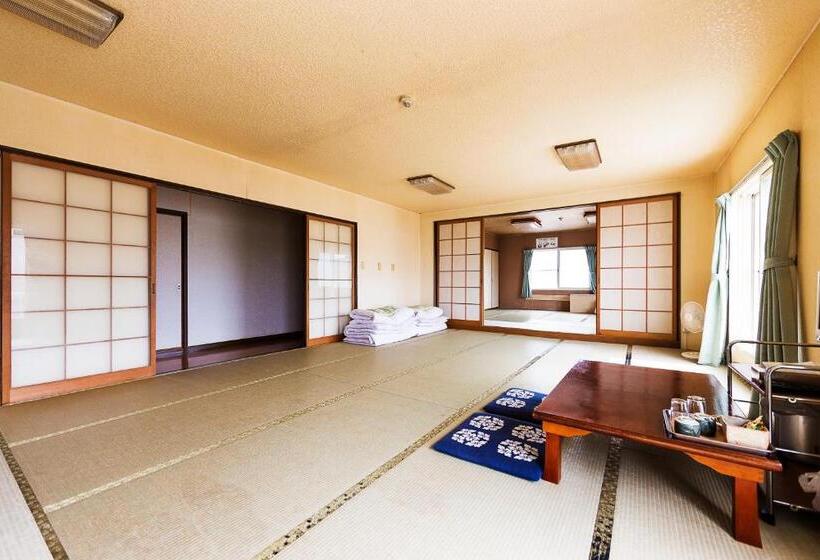 חדר סטנדרט לשלושה, Minshuku Nihonkai