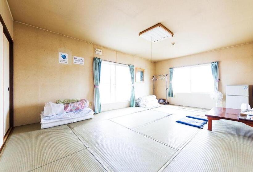 חדר סטנדרט לשלושה, Minshuku Nihonkai