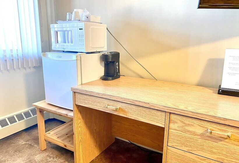 غرفة ديلوكس, Twilight Country Motel