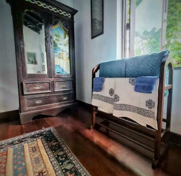 プールビュースタンダードルーム, Sri Mathie Historic Estate