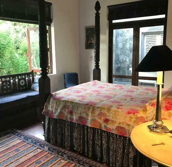 プールビュースタンダードルーム, Sri Mathie Historic Estate