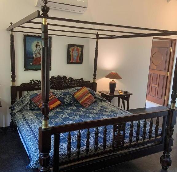 キャビン, Sri Mathie Historic Estate