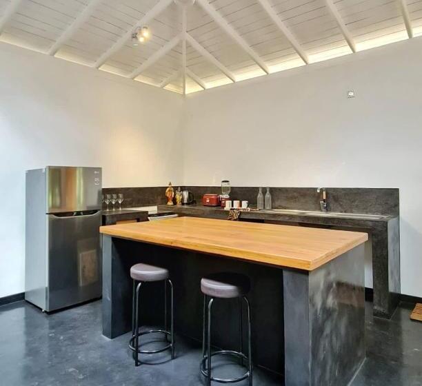 スタンダードバンガロー, Sri Mathie Historic Estate