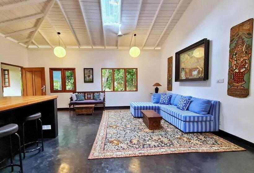 スタンダードバンガロー, Sri Mathie Historic Estate