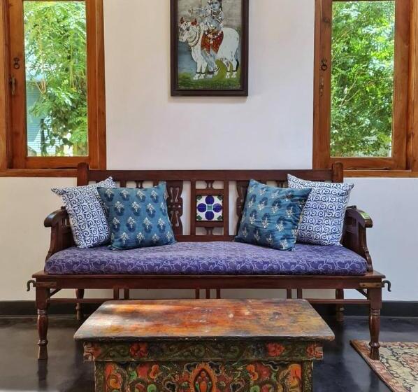 スタンダードバンガロー, Sri Mathie Historic Estate