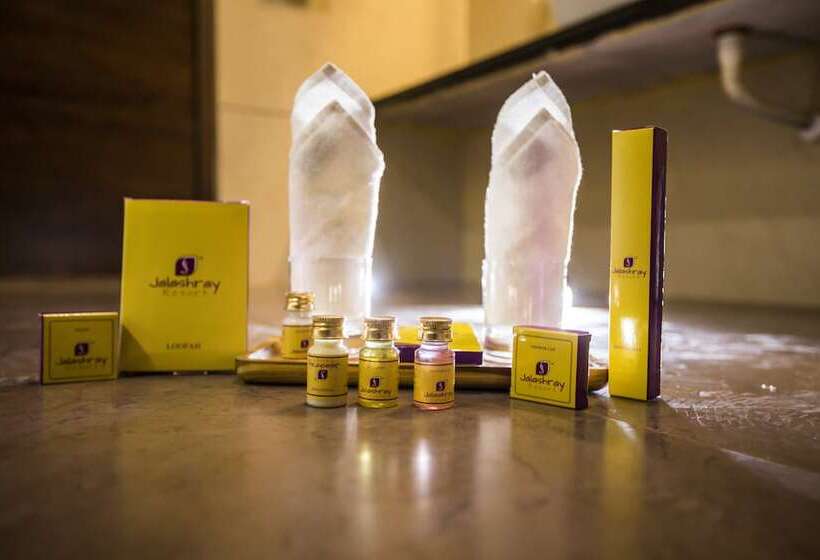 デラックススイート, Jalashray Resort
