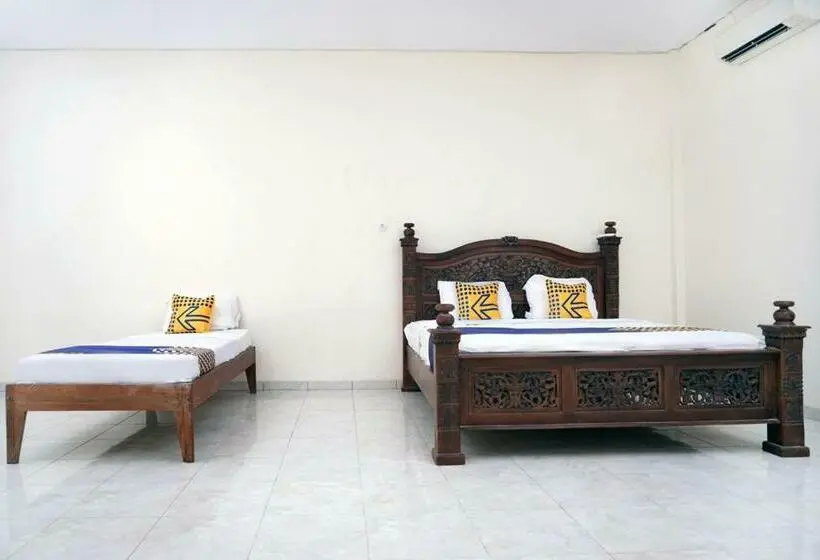 3 Bett Economy Zimmer, Spot On 2629 Duta Karimun