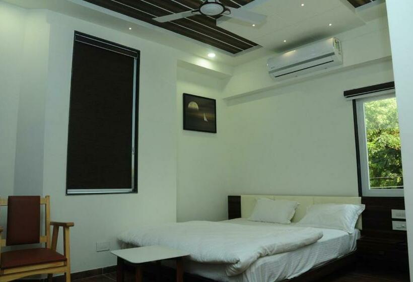 חדר סטנדרט נוף לגינה, The Grand Shiva