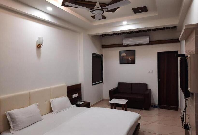 חדר סטנדרט נוף לגינה, The Grand Shiva